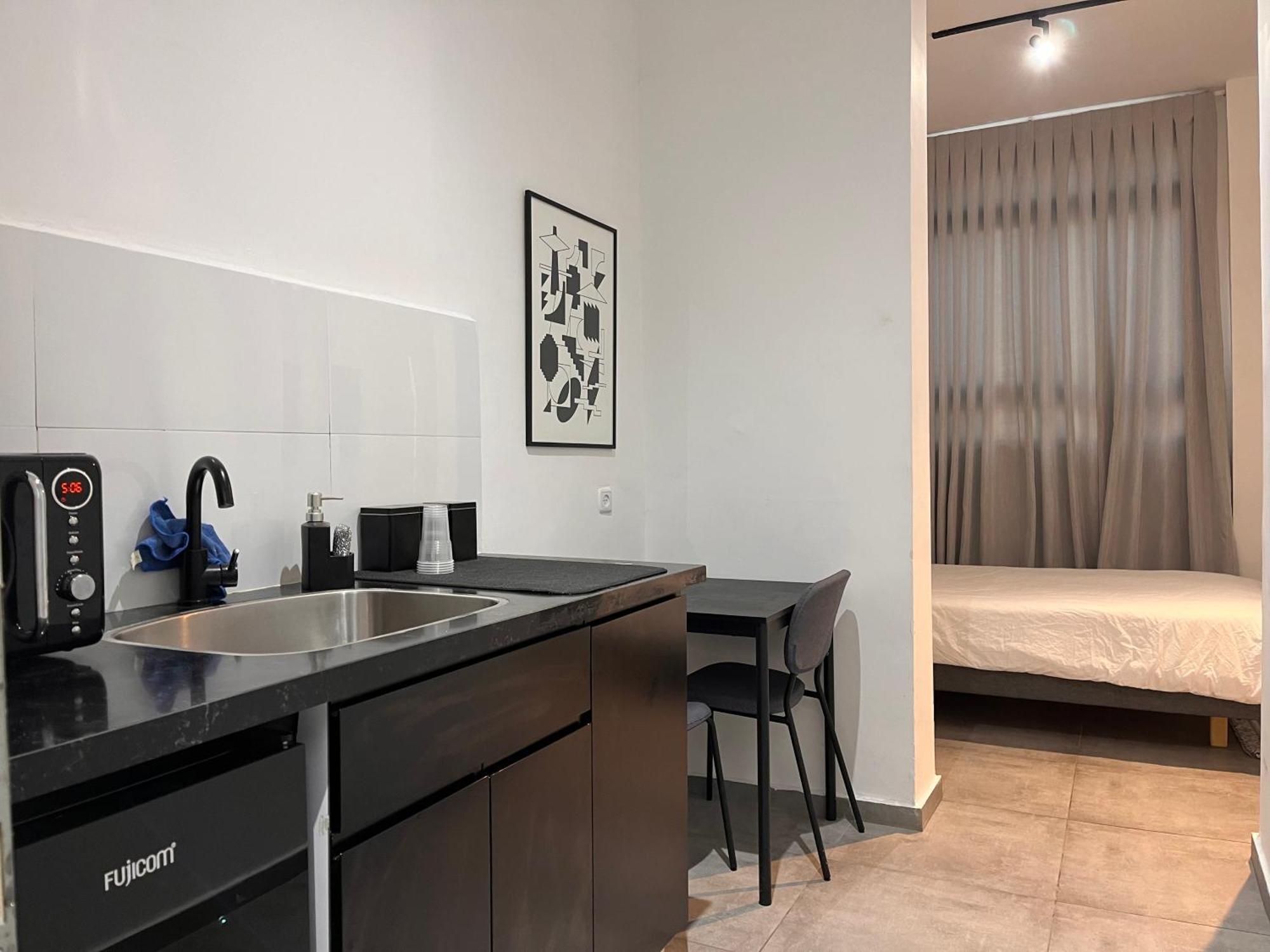 Yona 8 Bed and Breakfast Tel Aviv Kamer foto