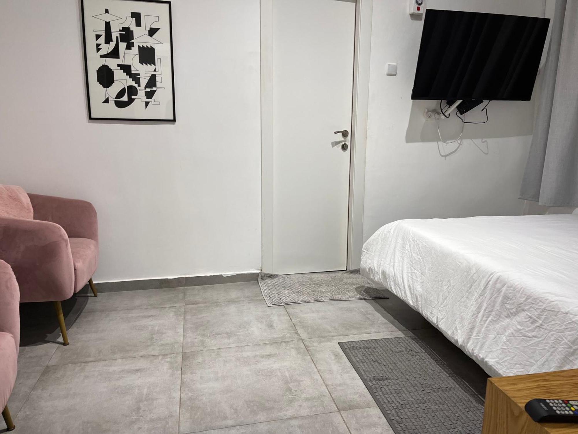Yona 8 Bed and Breakfast Tel Aviv Buitenkant foto