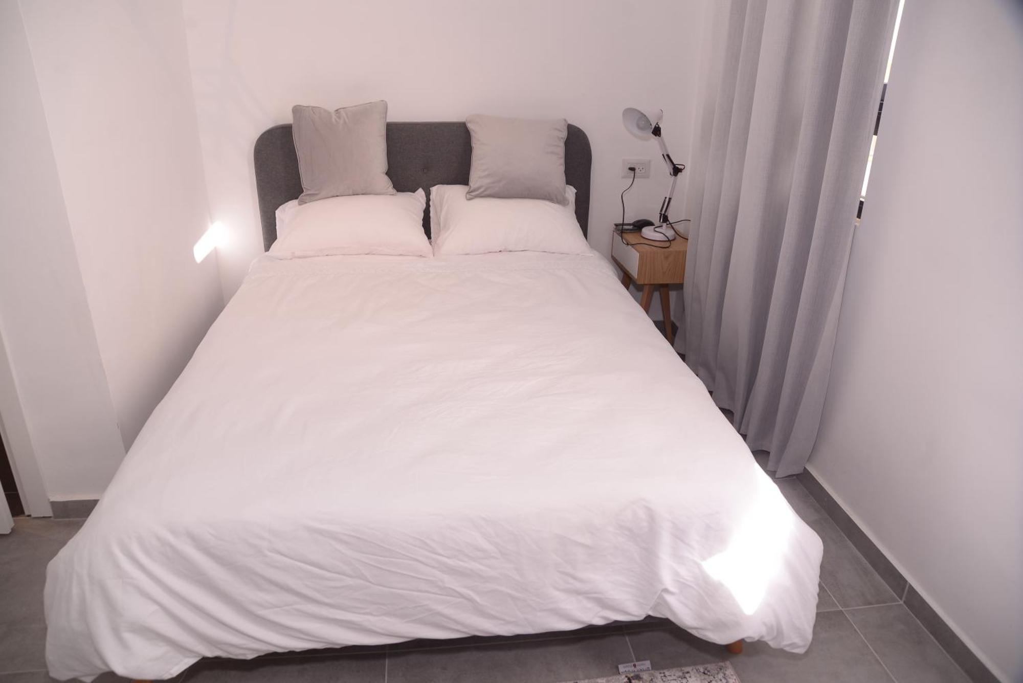 Yona 8 Bed and Breakfast Tel Aviv Kamer foto