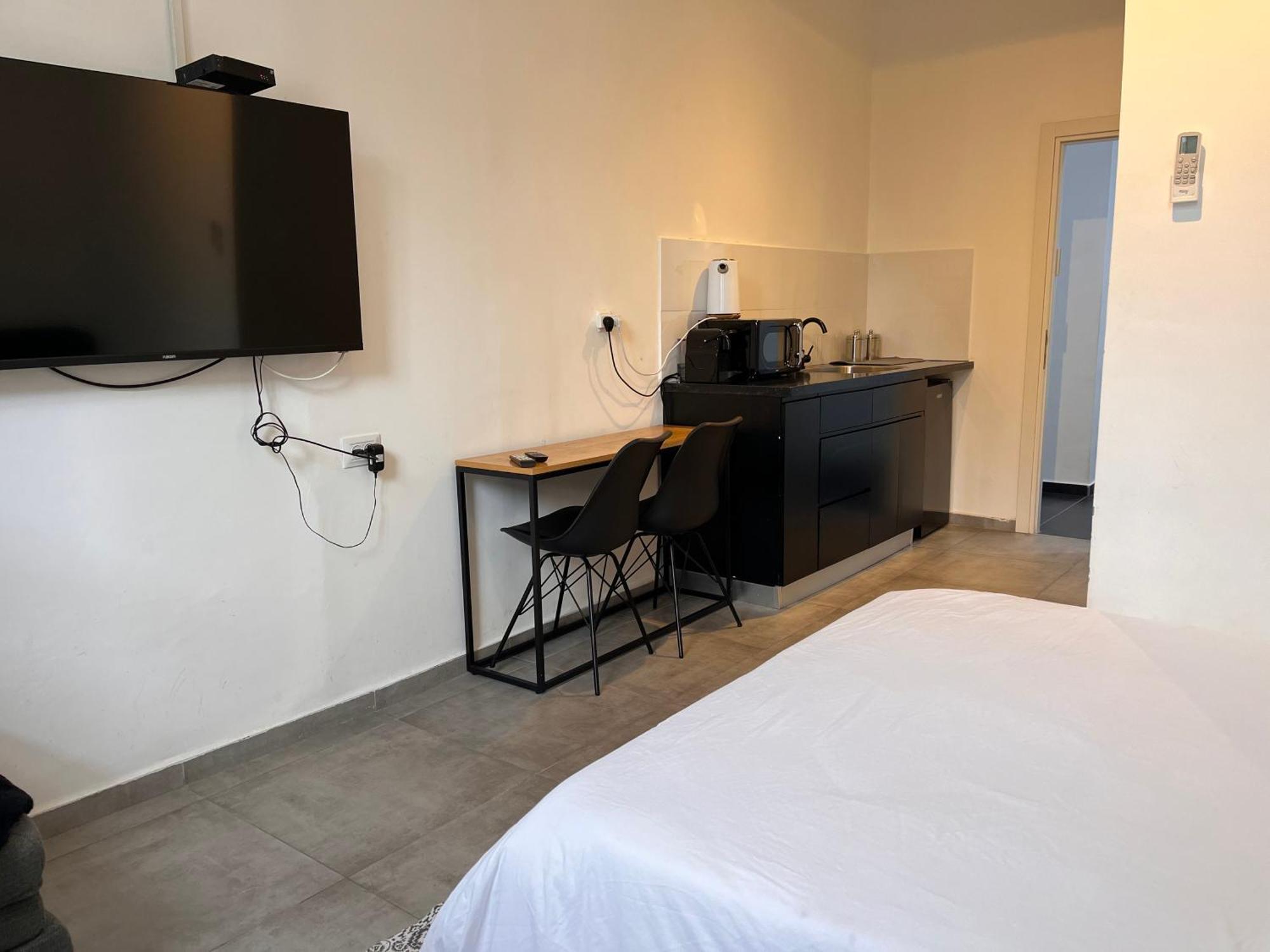 Yona 8 Bed and Breakfast Tel Aviv Kamer foto