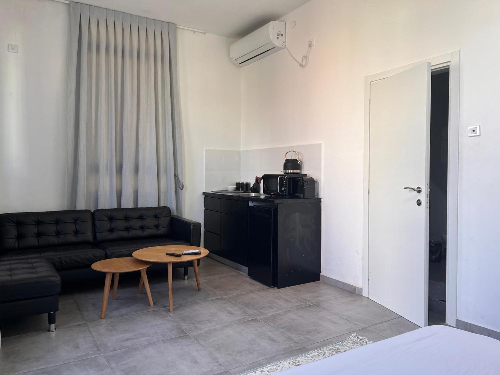 Yona 8 Bed and Breakfast Tel Aviv Kamer foto