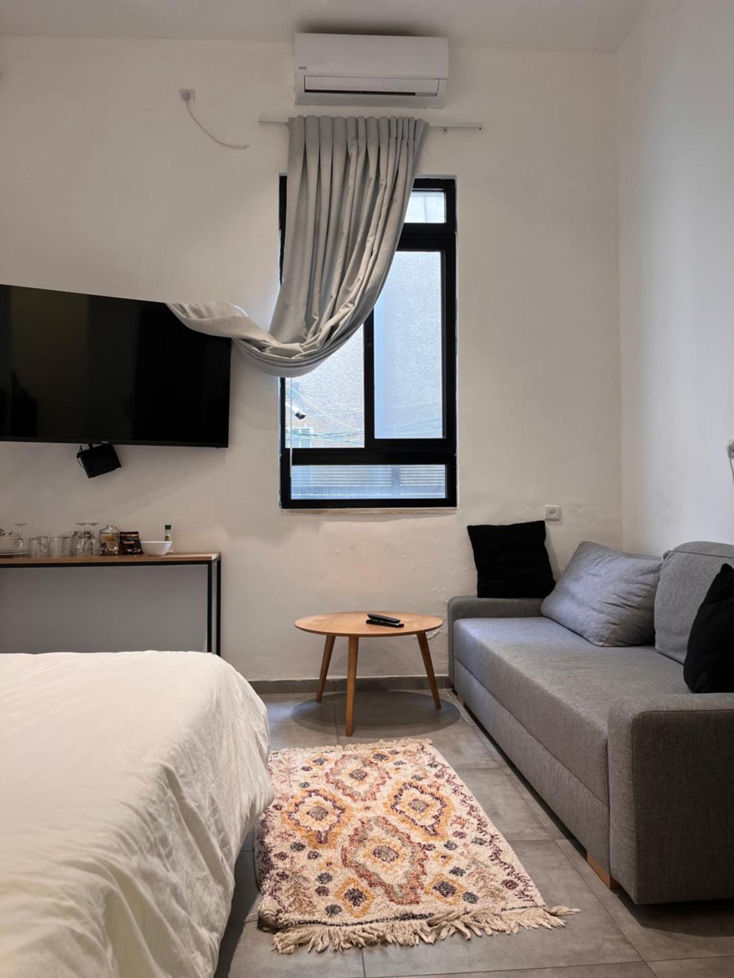 Yona 8 Bed and Breakfast Tel Aviv Kamer foto