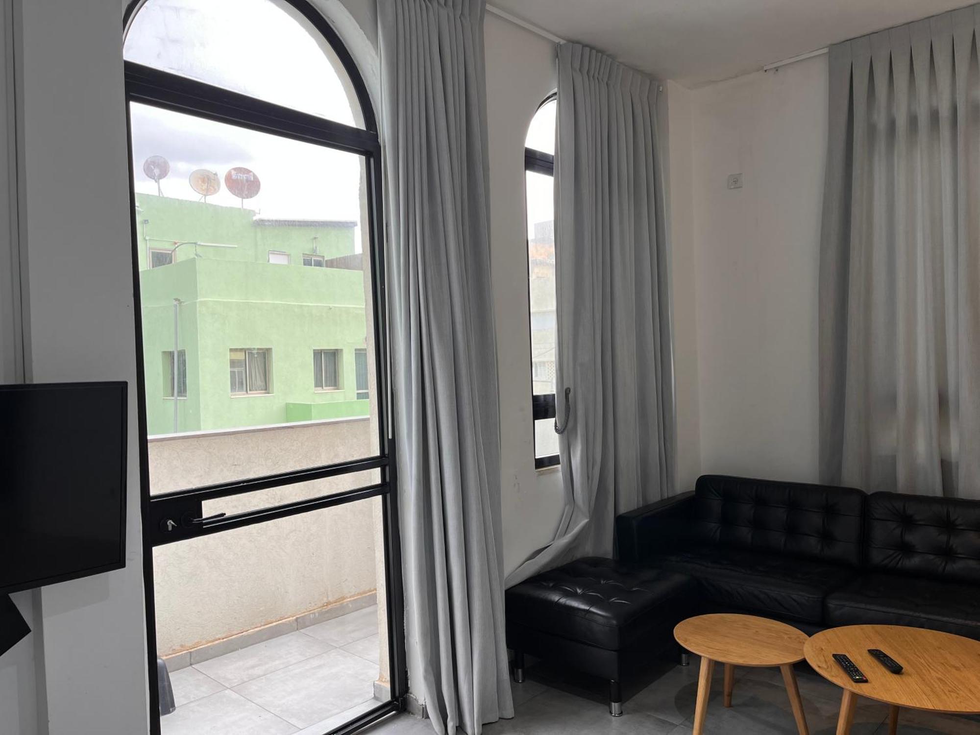 Yona 8 Bed and Breakfast Tel Aviv Kamer foto