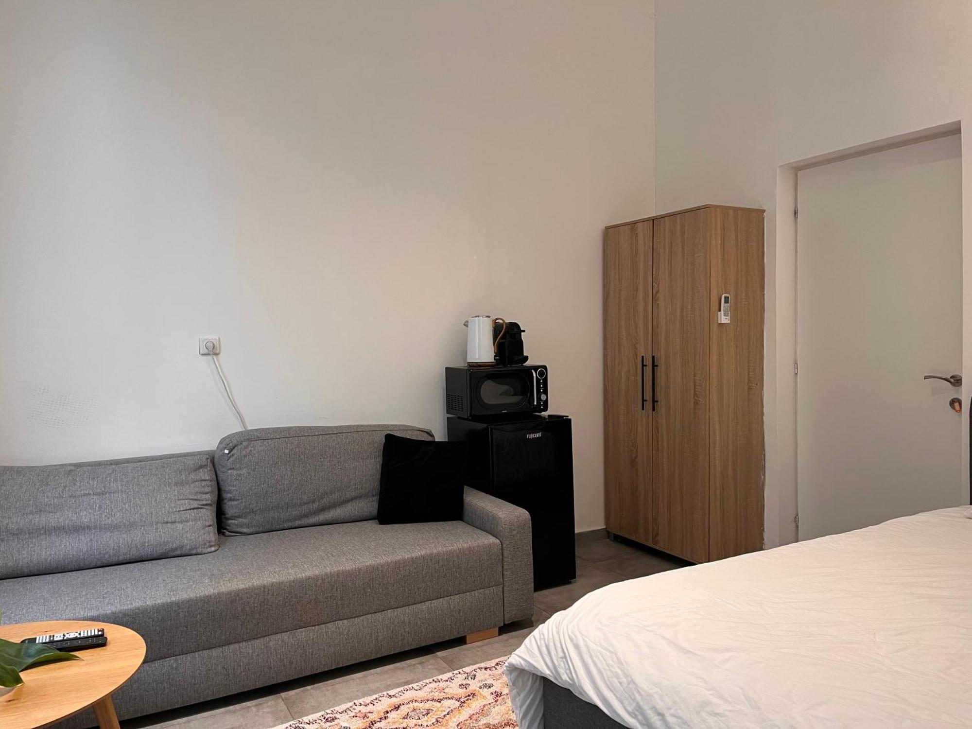 Yona 8 Bed and Breakfast Tel Aviv Kamer foto